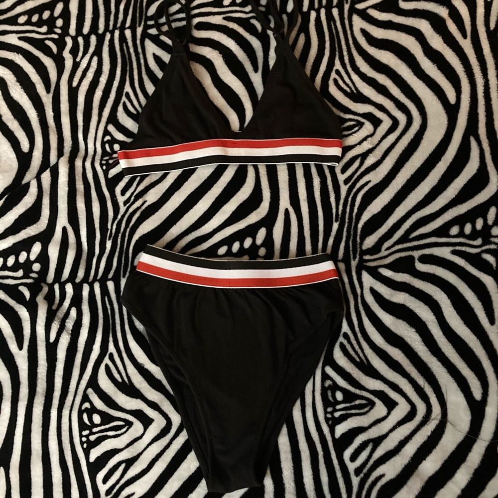 😈🌹 Missguided Bra High Waist Panty Set